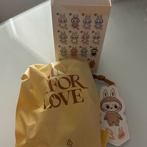 Labubu Pin for love - B